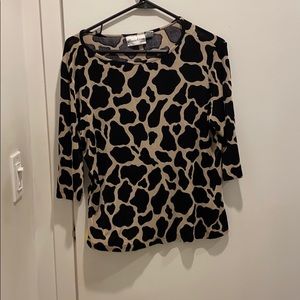 Chico’s black and tan three-quarter sleeve top